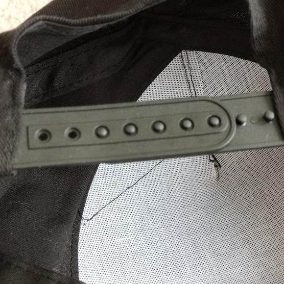 NWT STUDDED CAT EAR CAP MUDD - Picture 5 of 5